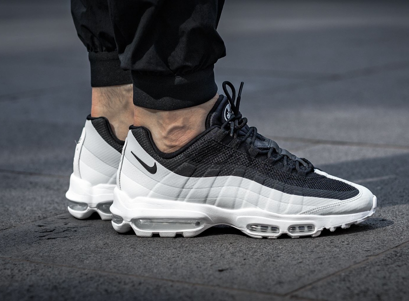 nike air max 95 blanche et noir
