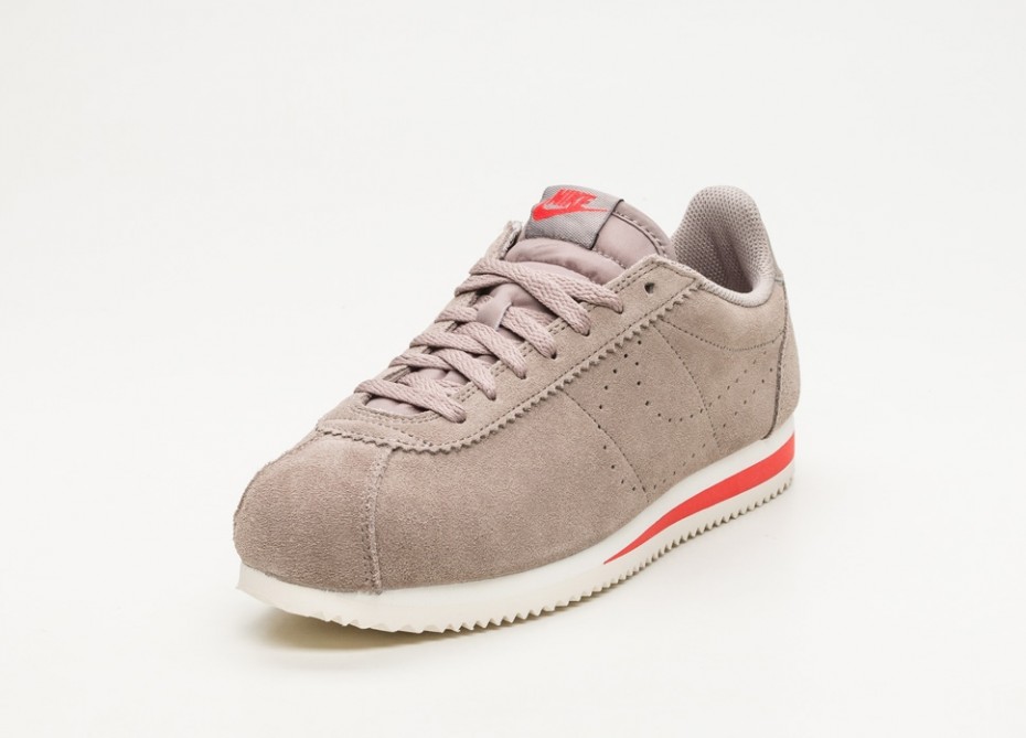 nike cortez habanero red